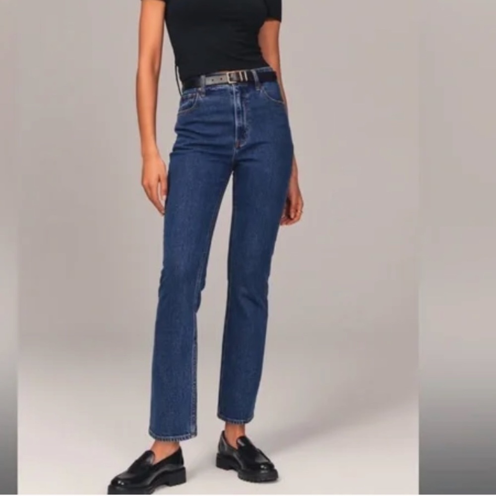 Abercrombie & Fitch The Ankle Straight Ultra High Rise Dark Wash Size 28